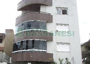 Apto Mobiliado com 93m², 2 dormitórios, 1 vaga, no bairro Cinqüentenário em Caxias do Sul para Alugar