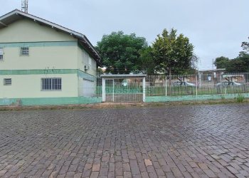 Casa com 283m², 5 dormitórios, 3 vagas, no bairro Jardim América em Caxias do Sul para Comprar