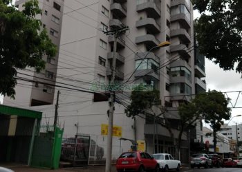Cobertura com 150m², 3 dormitórios, 2 vagas, no bairro Centro em Caxias do Sul para Comprar