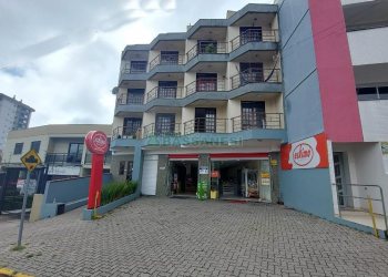 Kitinete com 30m², 1 dormitório, 1 vaga, no bairro Sagrada Família em Caxias do Sul para Alugar