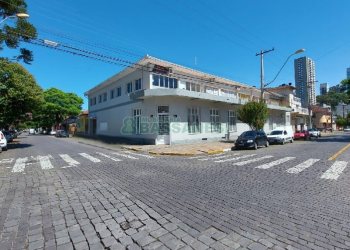 Loja com 500m², no bairro Centro em Caxias do Sul para Alugar ou Comprar