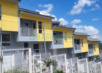 Sobrado com 116m², 3 dormitórios, 1 vaga, no bairro São Luiz em Caxias do Sul para Comprar