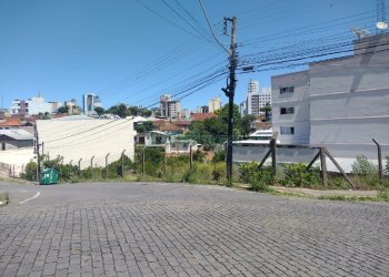 Terreno com 636m², no bairro Pio X em Caxias do Sul para Comprar