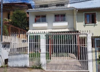 Sobrado com 200m², 3 dormitórios, 1 vaga, no bairro Santa Lucia em Caxias do Sul para Comprar