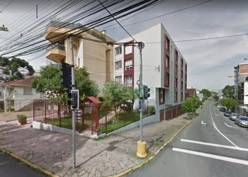 Apto Mobiliado com 91m², 2 dormitórios, 2 vagas, no bairro Pio X em Caxias do Sul para Comprar