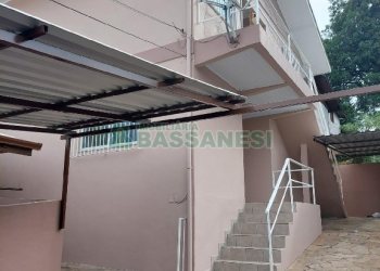 Casa com 80m², 2 dormitórios, 1 vaga, no bairro Esplanada em Caxias do Sul para Alugar