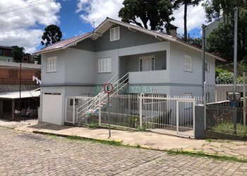 Casa com 200m², 6 dormitórios, 2 vagas, no bairro Bela Vista em Caxias do Sul para Comprar