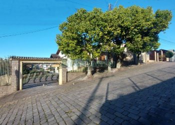 Casa com 312m², 4 dormitórios, 2 vagas, no bairro Cristo Redentor em Caxias do Sul para Alugar