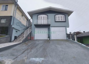 Casa com 84m², 2 dormitórios, 1 vaga, no bairro Cristo Redentor em Caxias do Sul para Alugar