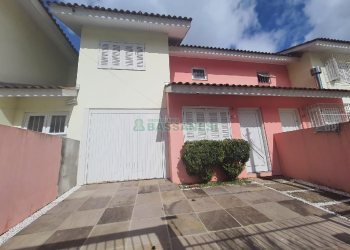 Sobrado com 84m², 2 dormitórios, 1 vaga, no bairro Desvio Rizzo em Caxias do Sul para Comprar