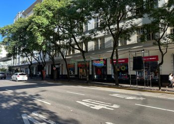 Sala com 280m², no bairro Centro em Caxias do Sul para Alugar