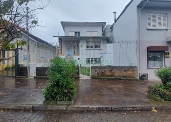 Casa com 200m², 6 dormitórios, 4 vagas, no bairro Centro em Caxias do Sul para Comprar