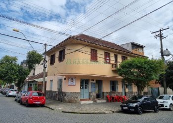 Predio com 300m², 6 dormitórios, no bairro Centro em Caxias do Sul para Comprar