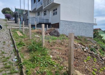 Terreno, no bairro Desvio Rizzo em Caxias do Sul para Comprar