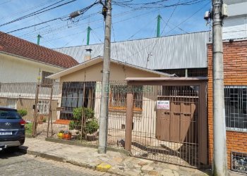 Casa com 150m², 3 dormitórios, 3 vagas, no bairro Centro em Caxias do Sul para Comprar