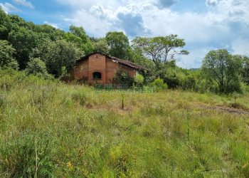 Chácara, no bairro Ana Rech em Caxias do Sul para Comprar