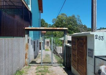 Sobrado com 62m², 3 dormitórios, no bairro Desvio Rizzo em Caxias do Sul para Alugar