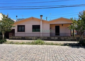 Casa com 130m², 3 dormitórios, 1 vaga, no bairro Rio Branco em Caxias do Sul para Comprar