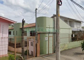 Casa com 105m², 3 dormitórios, 2 vagas, no bairro Interlagos em Caxias do Sul para Comprar