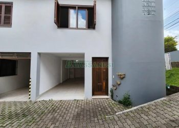 Casa com 105m², 3 dormitórios, 2 vagas, no bairro Interlagos em Caxias do Sul para Comprar