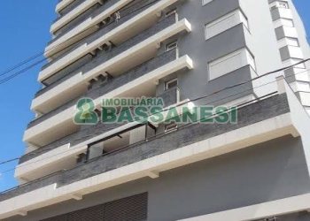 Apartamento com 80m², 2 dormitórios, 2 vagas, no bairro Vila Horn em Caxias do Sul para Comprar
