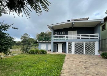 Casa Mobiliada com 280m², 3 dormitórios, 2 vagas, no bairro Cinqüentenário em Caxias do Sul para Alugar