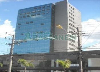 Sala com 68m², 2 vagas, no bairro Pio X em Caxias do Sul para Comprar