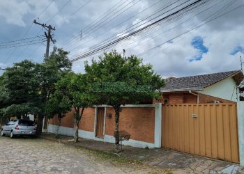 Casa com 180m², 3 dormitórios, 2 vagas, no bairro Desvio Rizzo em Caxias do Sul para Comprar