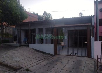 Casa com 125m², 3 dormitórios, 2 vagas, no bairro Desvio Rizzo em Caxias do Sul para Comprar