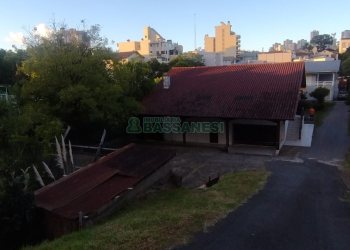 Casa com 182m², 3 dormitórios, no bairro Pio X em Caxias do Sul para Comprar