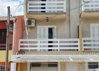 Sobrado com 94m², 2 dormitórios, 2 vagas, no bairro Santa Lucia em Caxias do Sul para Comprar