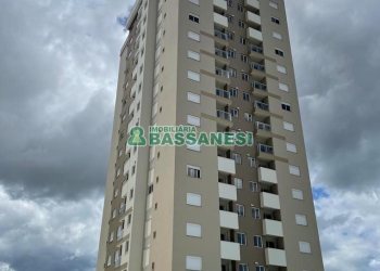 Apartamento com 55m², 2 dormitórios, 1 vaga, no bairro Panazzolo em Caxias do Sul para Comprar