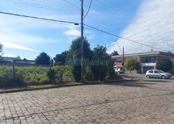 Terreno, no bairro Cinqüentenário em Caxias do Sul para Comprar