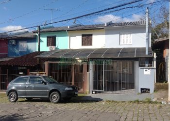 Sobrado com 61m², 2 dormitórios, no bairro Desvio Rizzo em Caxias do Sul para Comprar