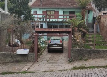 Casa, 3 dormitórios, 1 vaga, no bairro Planalto em Caxias do Sul para Comprar