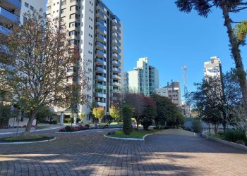 Apto Mobiliado com 250m², 3 dormitórios, 3 vagas, no bairro Exposição em Caxias do Sul para Alugar