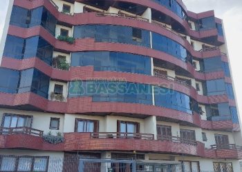 Apto Mobiliado com 117m², 3 dormitórios, 2 vagas, no bairro Cruzeiro em Caxias do Sul para Comprar