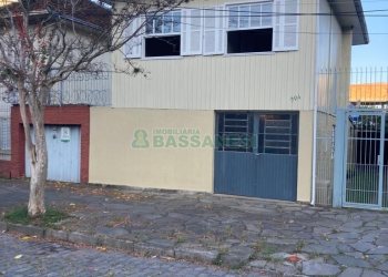Casa com 80m², 3 dormitórios, no bairro Centro em Caxias do Sul para Alugar