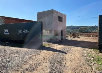 Terreno com 465m², no bairro Monte Bérico em Caxias do Sul para Comprar