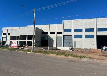 Pavilhão com 4409m², no bairro Distrito Industrial em Caxias do Sul para Alugar