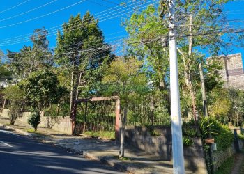 Terreno com 850m², no bairro Petrópolis em Caxias do Sul para Comprar