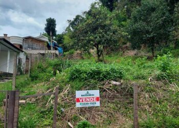 Terreno com 460m², no bairro Charqueadas em Caxias do Sul para Comprar