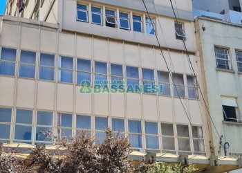 Sala com 104m², no bairro Centro em Caxias do Sul para Alugar ou Comprar