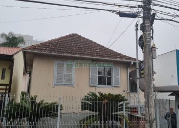 Casa com 160m², 3 dormitórios, no bairro Cruzeiro em Caxias do Sul para Comprar
