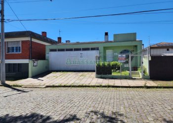 Casa com 205m², 3 dormitórios, 2 vagas, no bairro Cinqüentenário em Caxias do Sul para Alugar ou Comprar