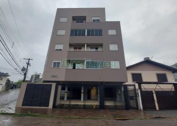 Apto Mobiliado com 49m², 2 dormitórios, 1 vaga, no bairro Desvio Rizzo em Caxias do Sul para Alugar ou Comprar