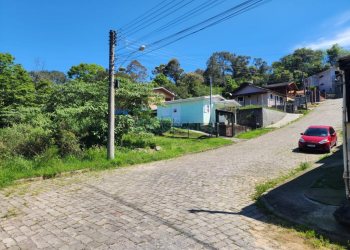Terreno com 366m², no bairro Salgado Filho em Caxias do Sul para Comprar