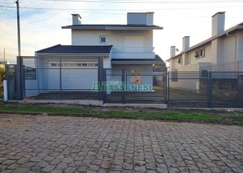 Casa com 199m², 3 dormitórios, 2 vagas, no bairro São Luiz em Caxias do Sul para Comprar