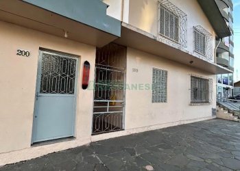 Casa com 387m², 1 dormitório, 2 vagas, no bairro Santa Catarina em Caxias do Sul para Comprar