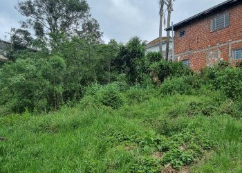 Terreno com 468m², no bairro Cruzeiro em Caxias do Sul para Comprar